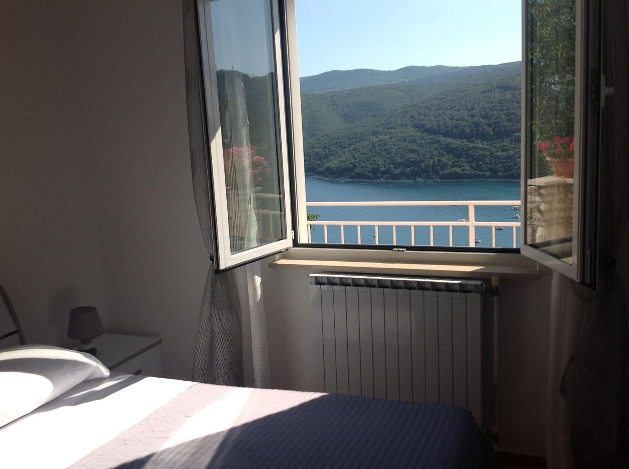 Apartments Alma Rabac Pokoj fotografie